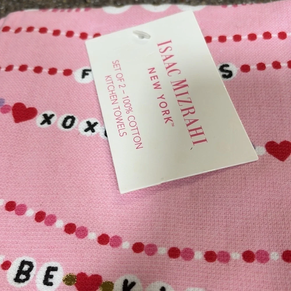 1 SET LEFT! NWT ISAAC MIZRAHI FRIENDSHIP BRACELET PINK KITCHEN TOWELS SET OF 2